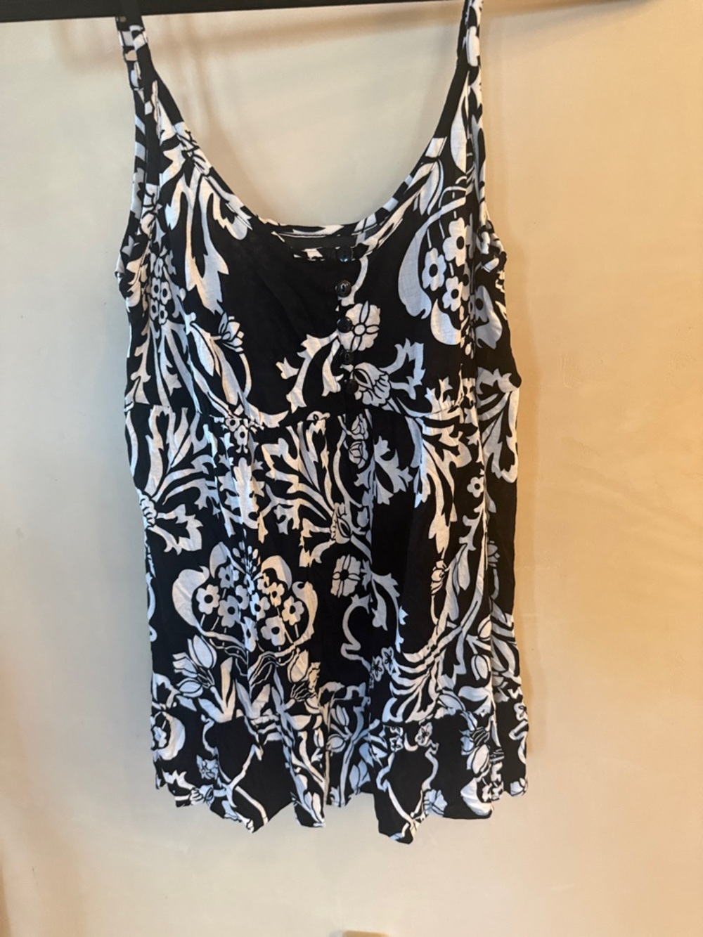 INC International Concepts Black and White Floral Scoop Neck Camisole